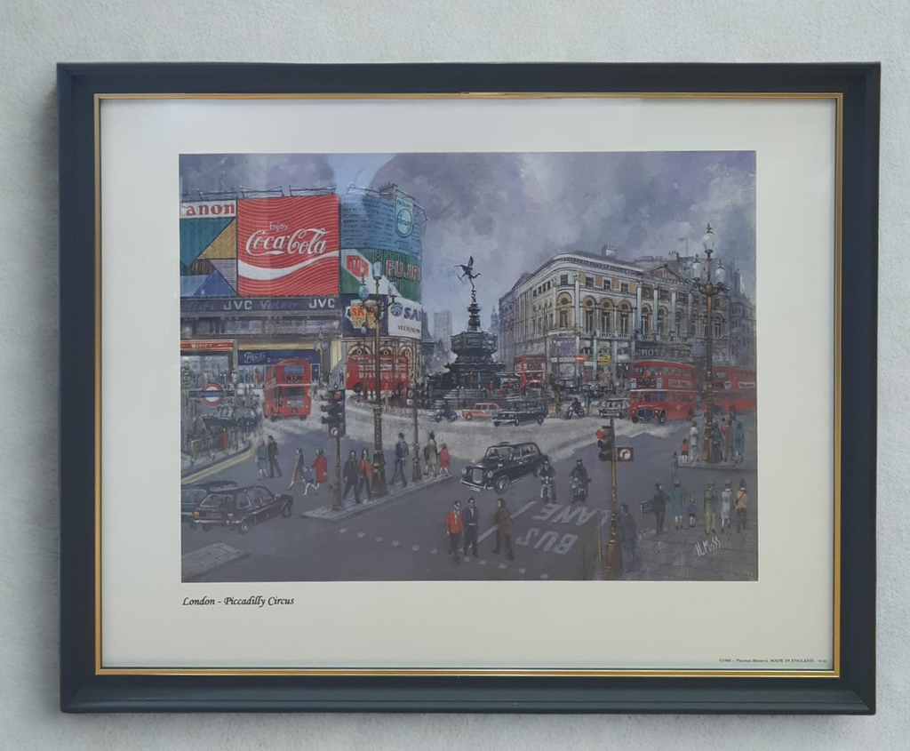 “London – Piccadilly Circus” Framed Wall Art