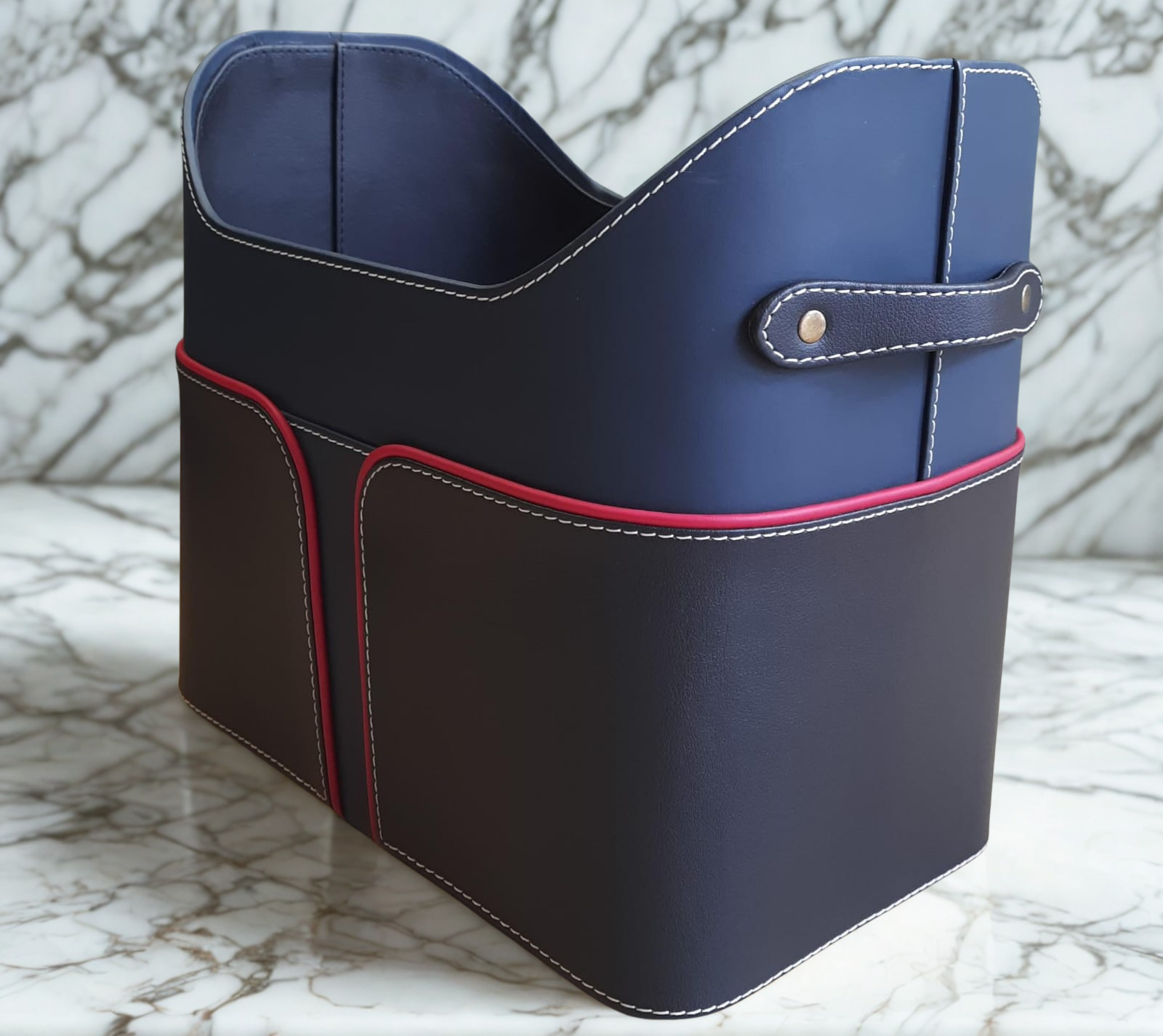 Berkeley Suite – Magazine Holder