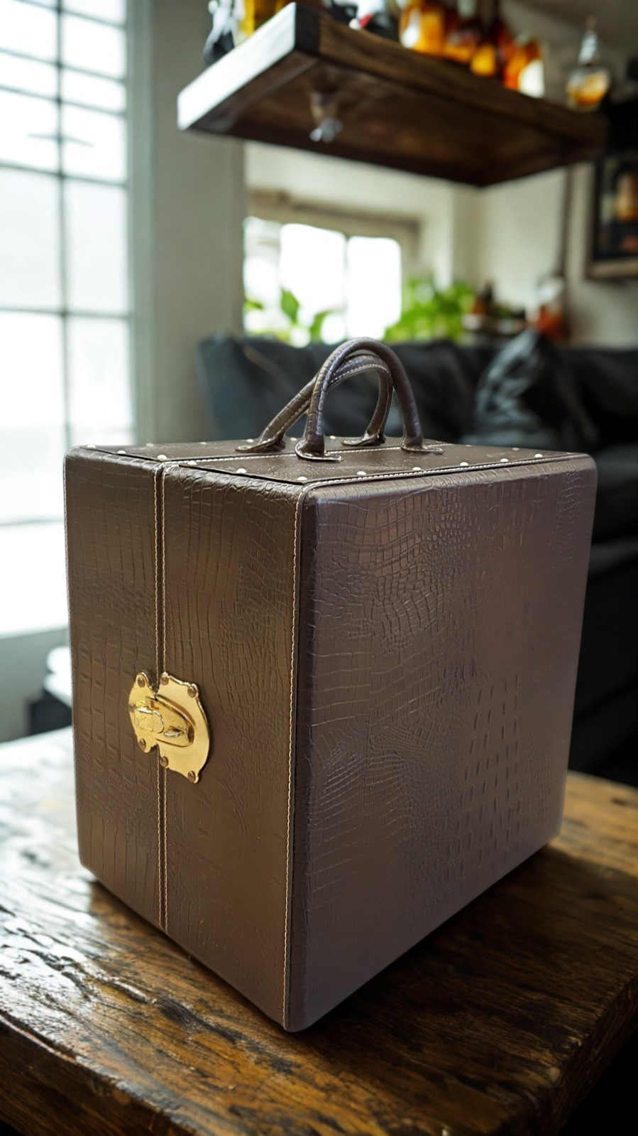 The Gatsby Bar Case – Croc Finish