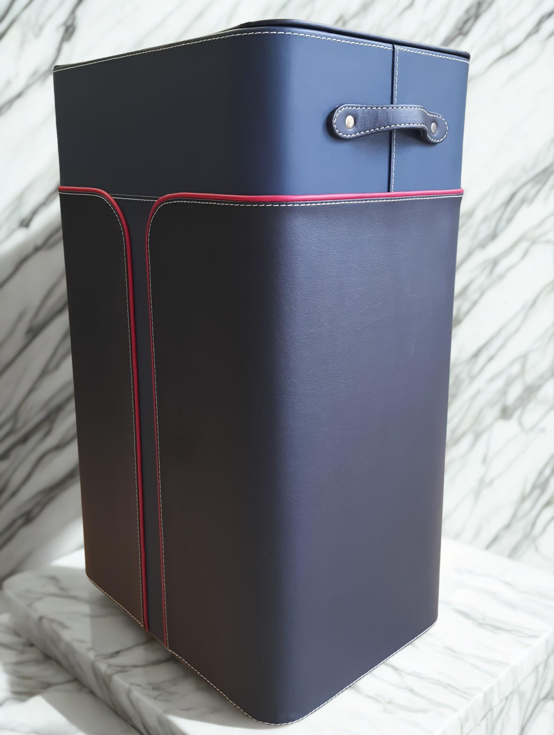 Berkeley Suite – Laundry Basket