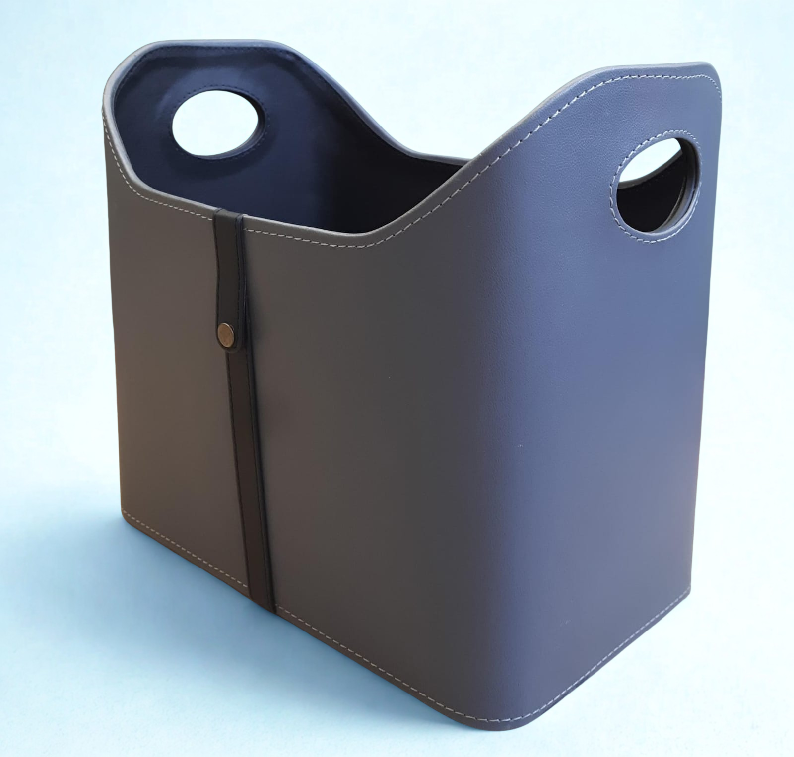 Hampton Court Magazine Holder