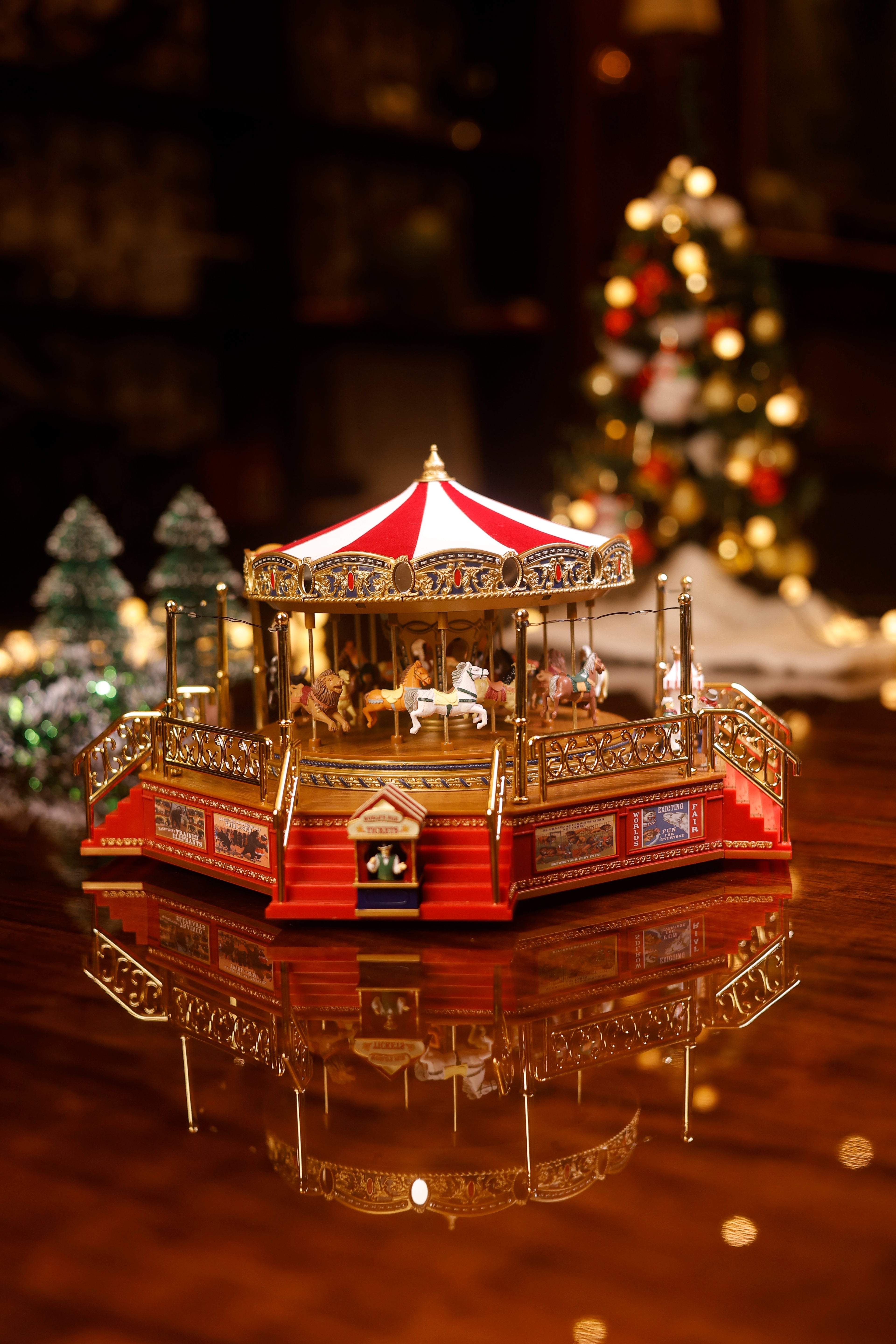 MR. CHRISTMAS Festive Symphony Grand Royale Carousel