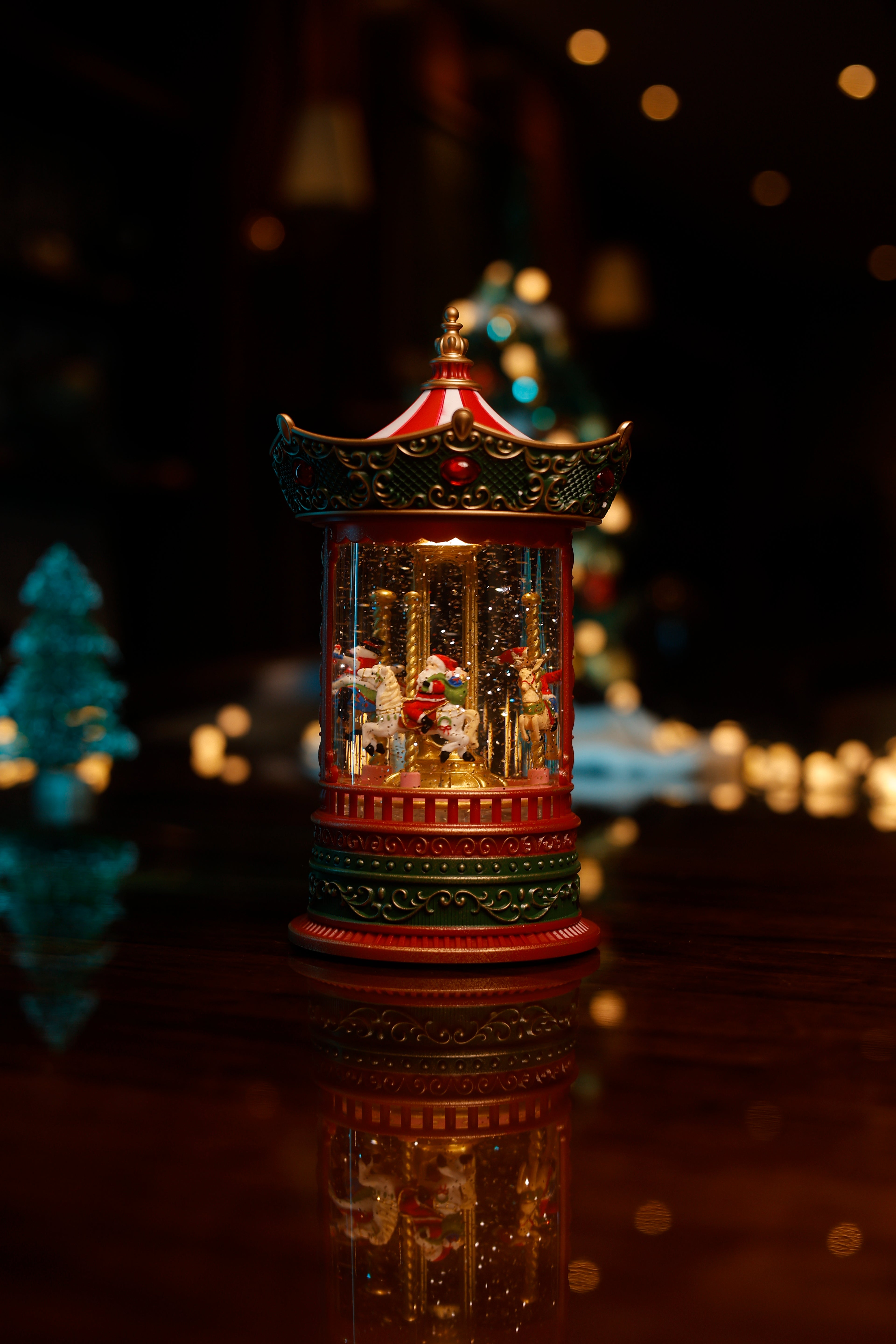 Santa’s Village Glitter Globe