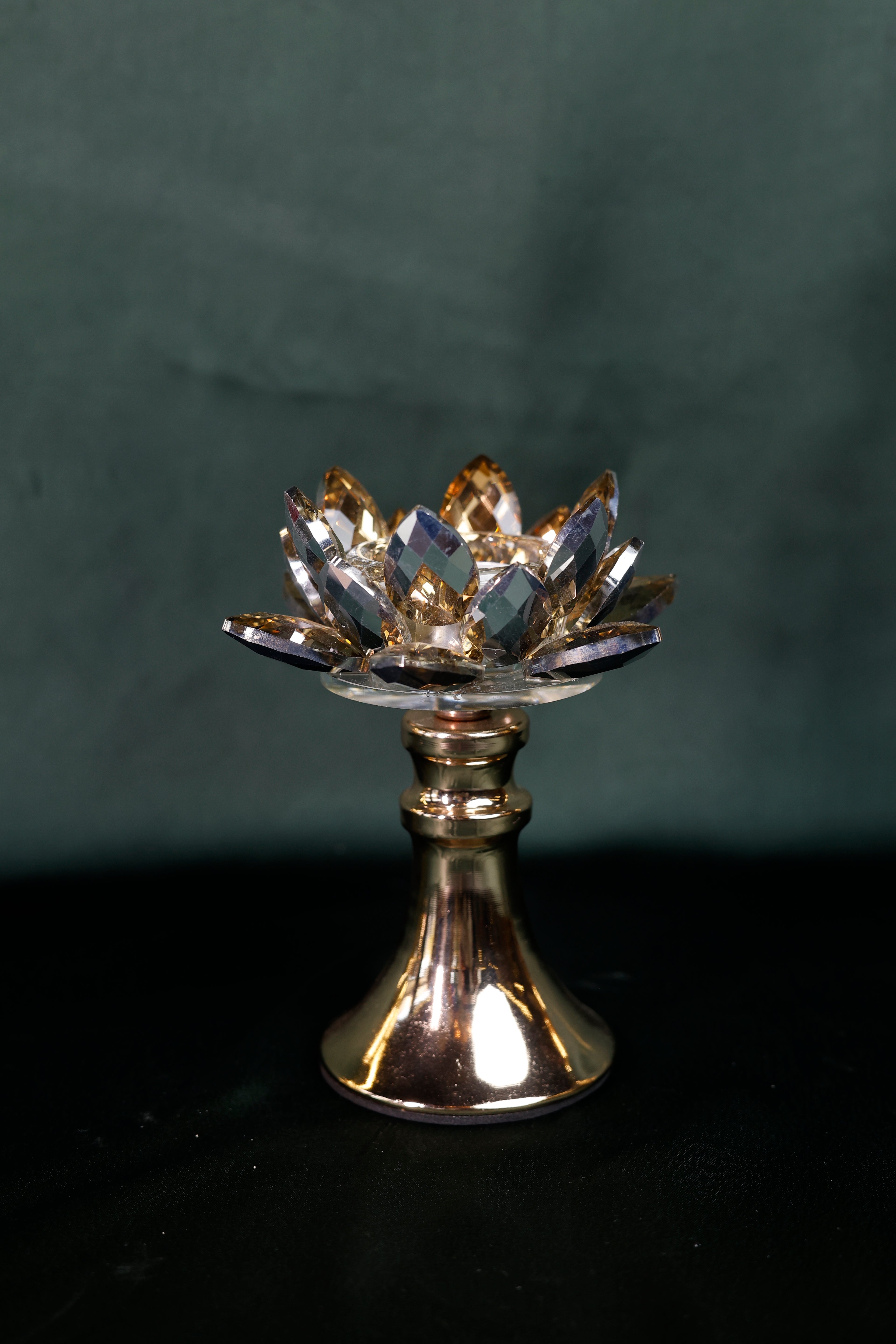 Golden Lotus Glow Candle Stand – Medium
