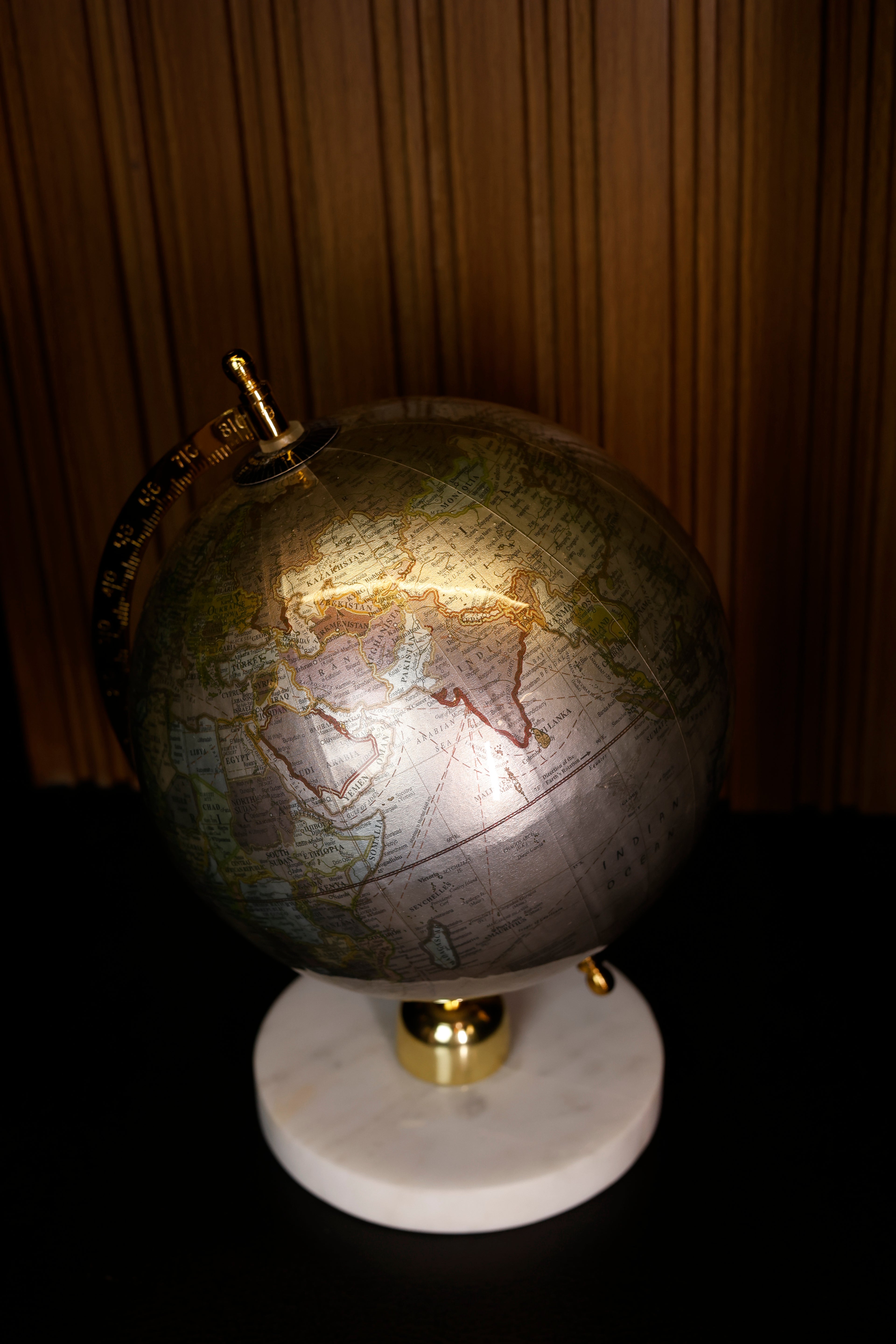 The Aurelia Atlas Globe – Large