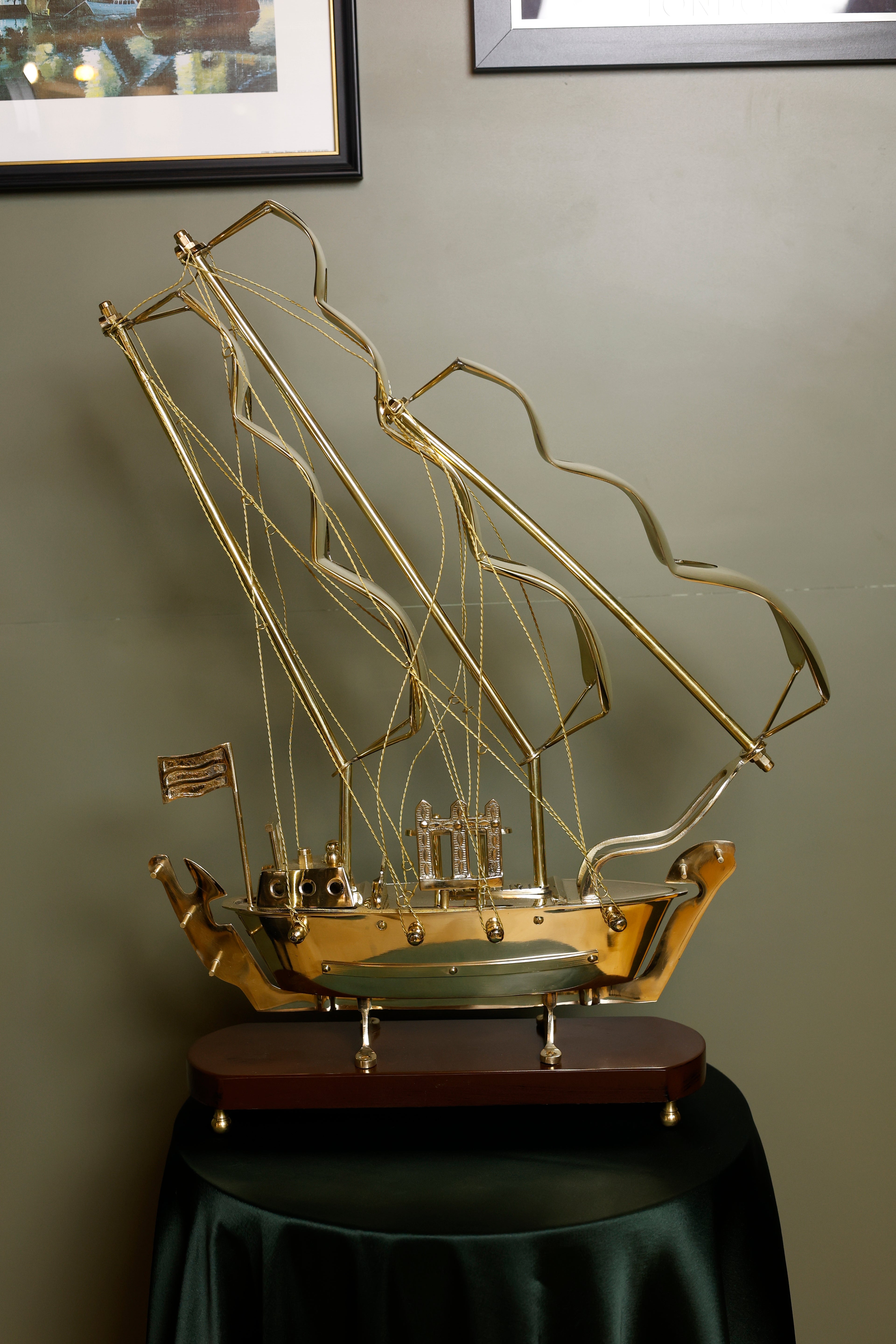 The Sovereign Sail - Extra Large 26"