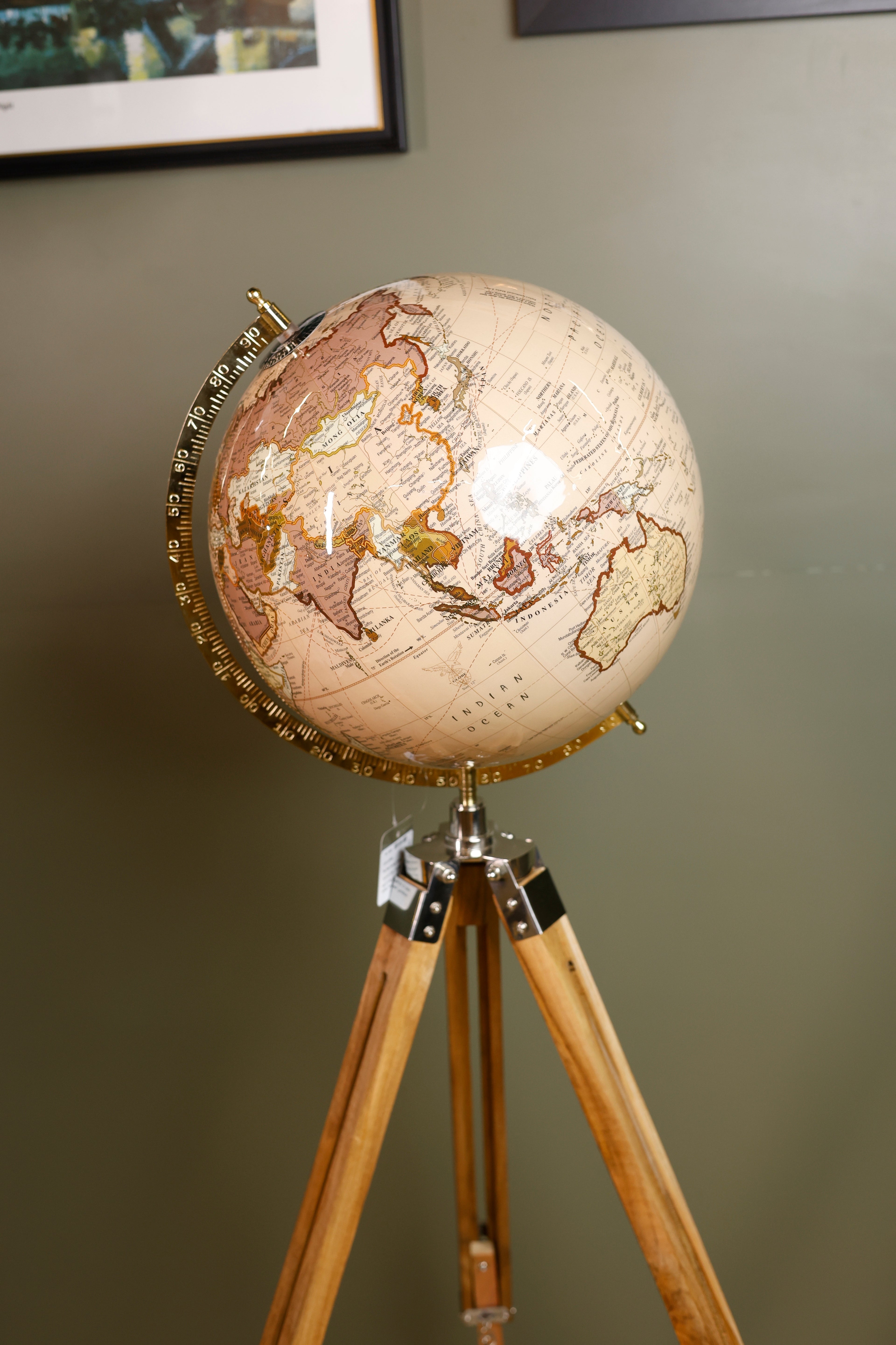 The Orbis Explorer Globe