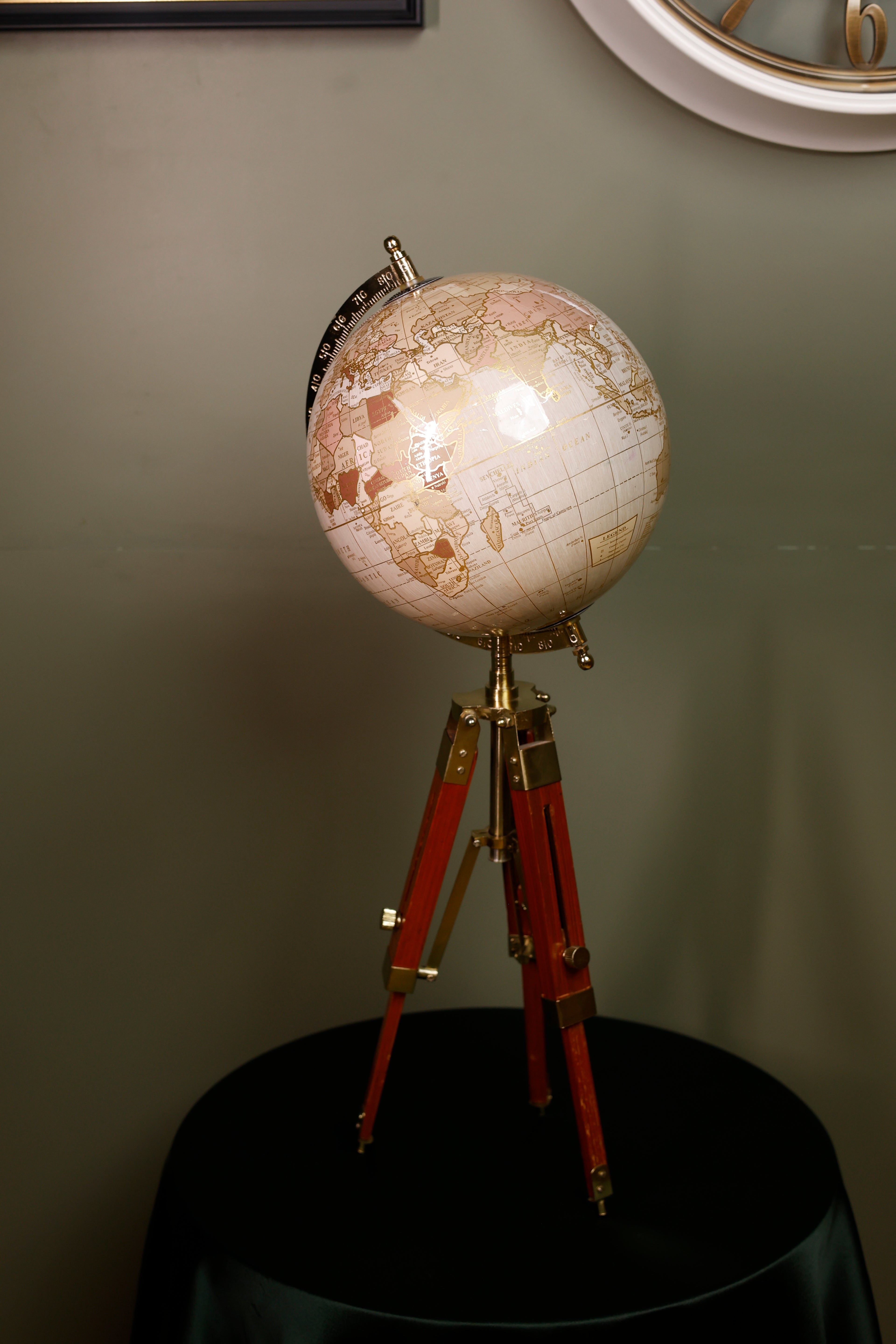 The Kensington Horizon Globe