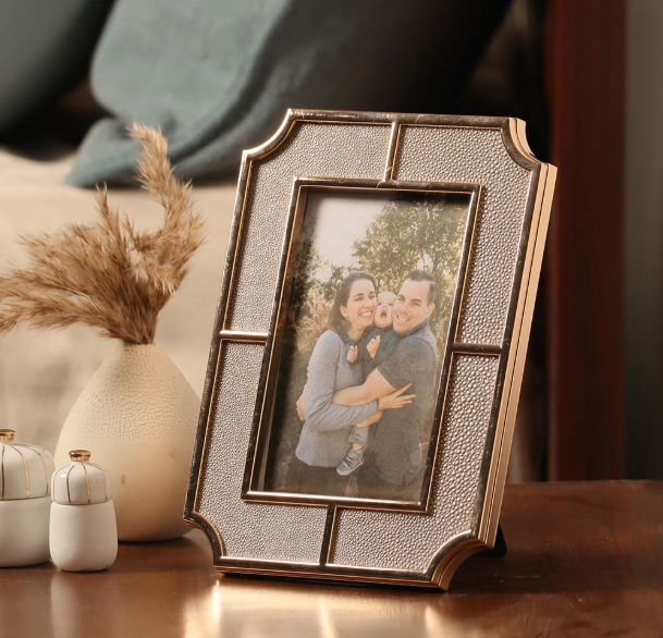 The Ashbury Crest Photo Frame – 4 x 6
