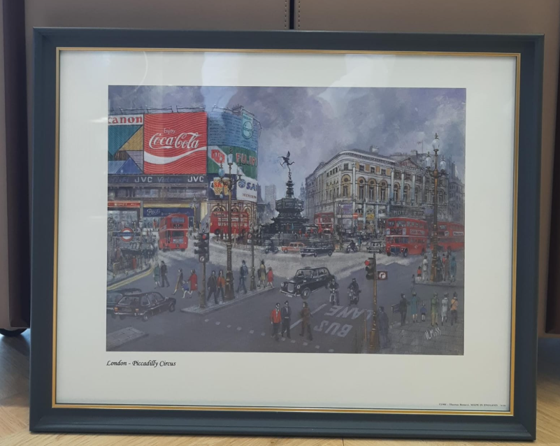 “London – Piccadilly Circus” Framed Wall Art