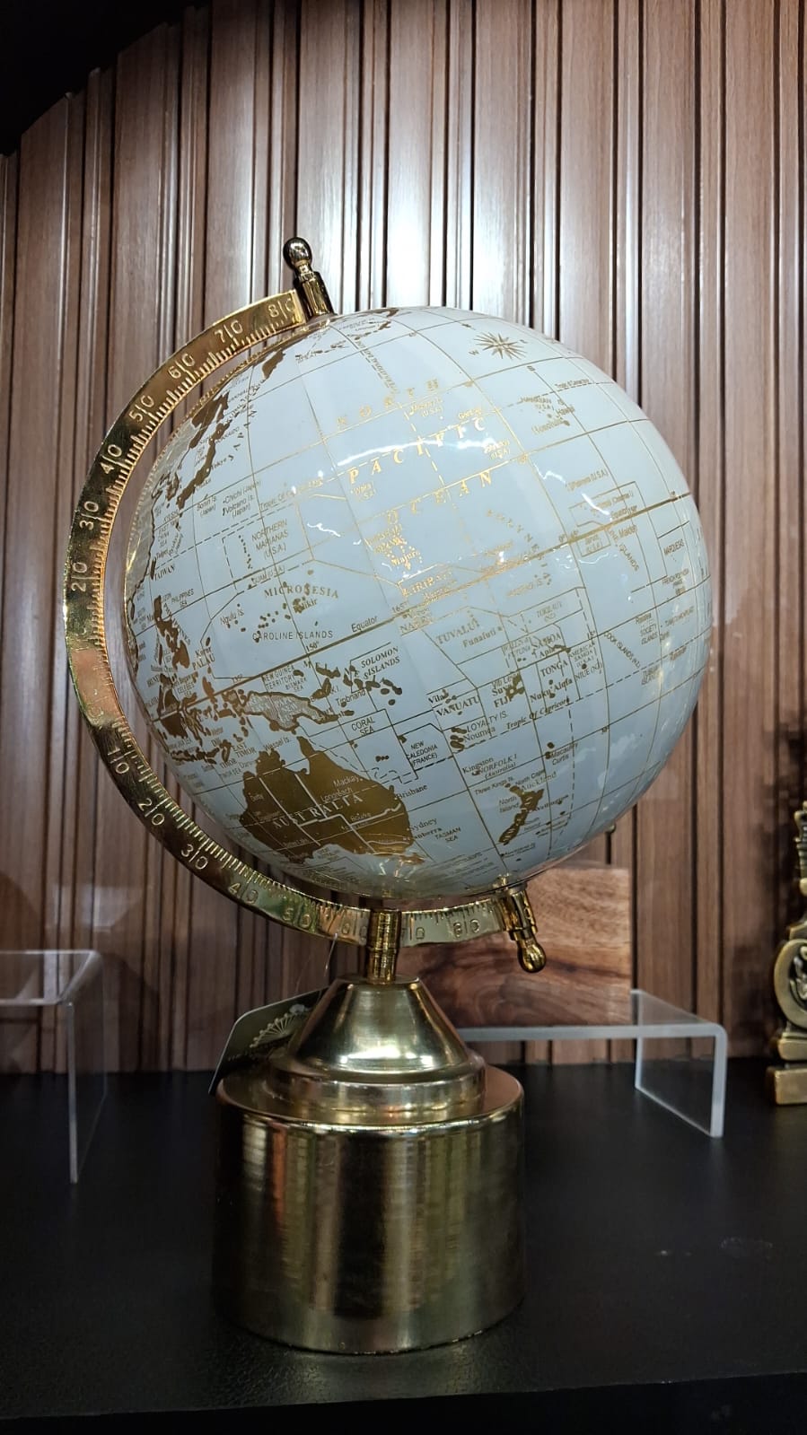 The Ivory Luxe Atlas Globe – Large