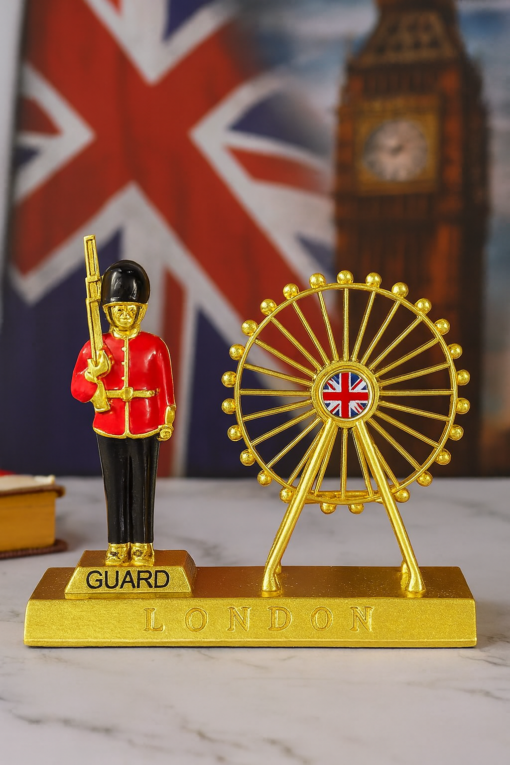 Royal Guard & London Eye Collectible - Gold