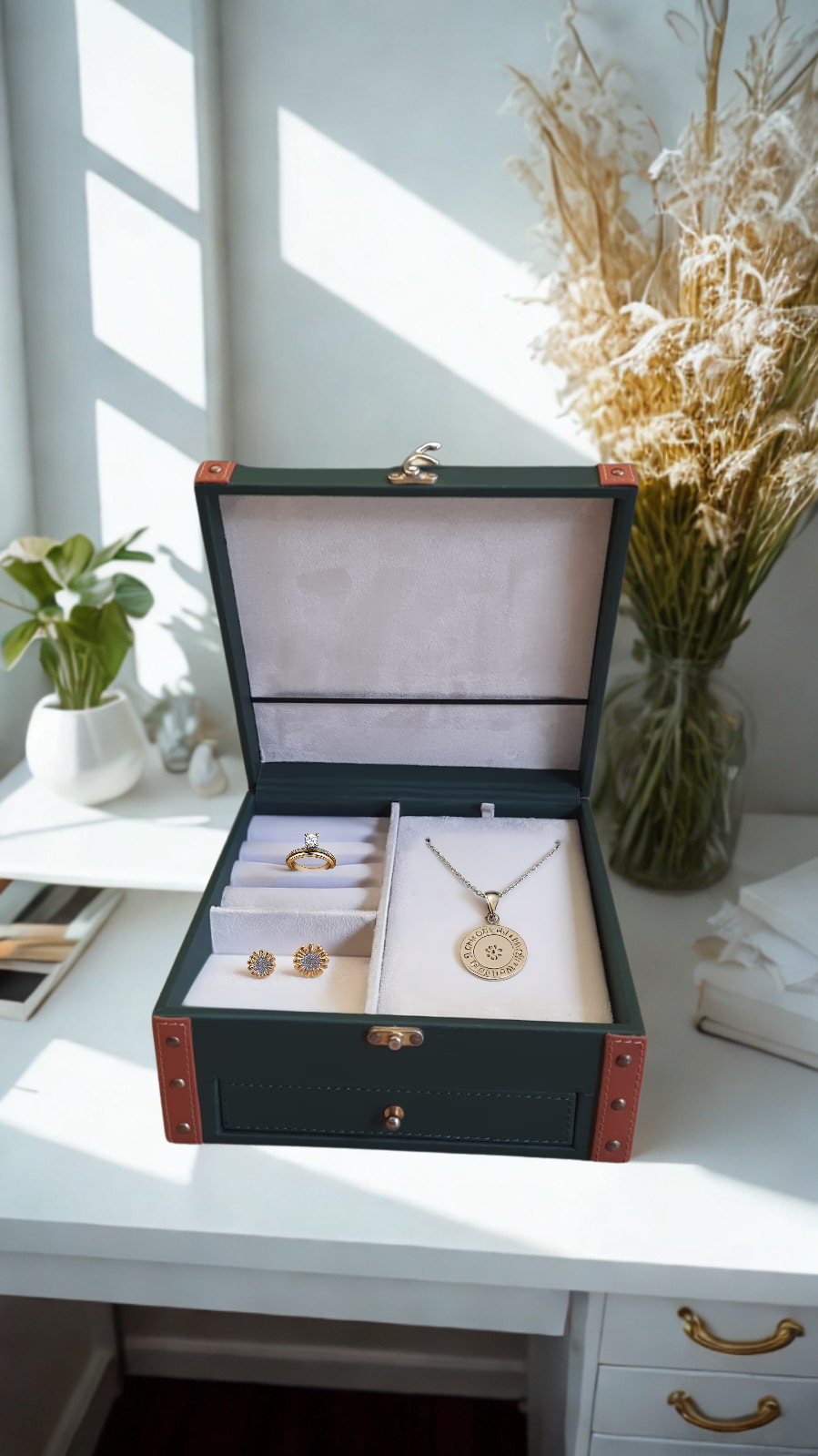Cambridge Traveller’s Jewellery Chest