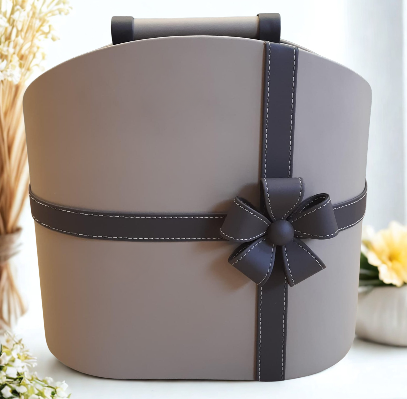 Duchess Bow Accent Magazine Holder