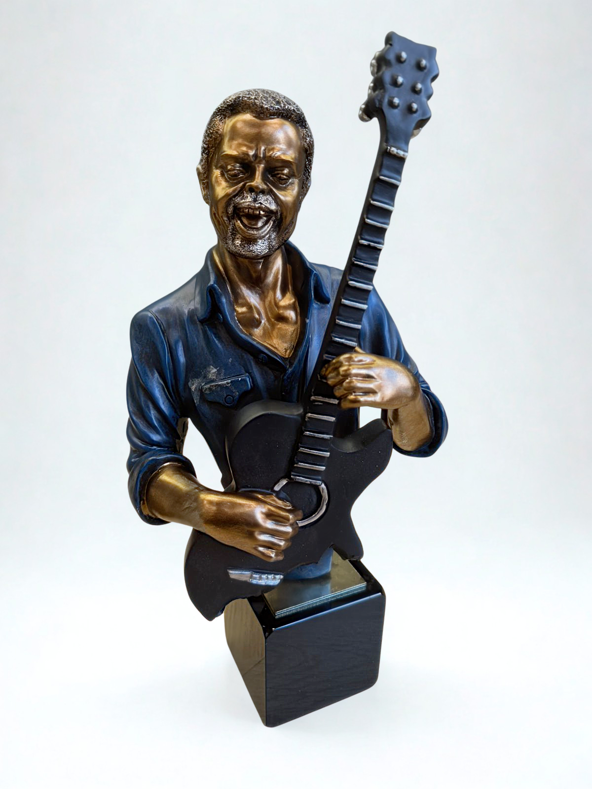 The Strings of Soul Guitarist Showpiece