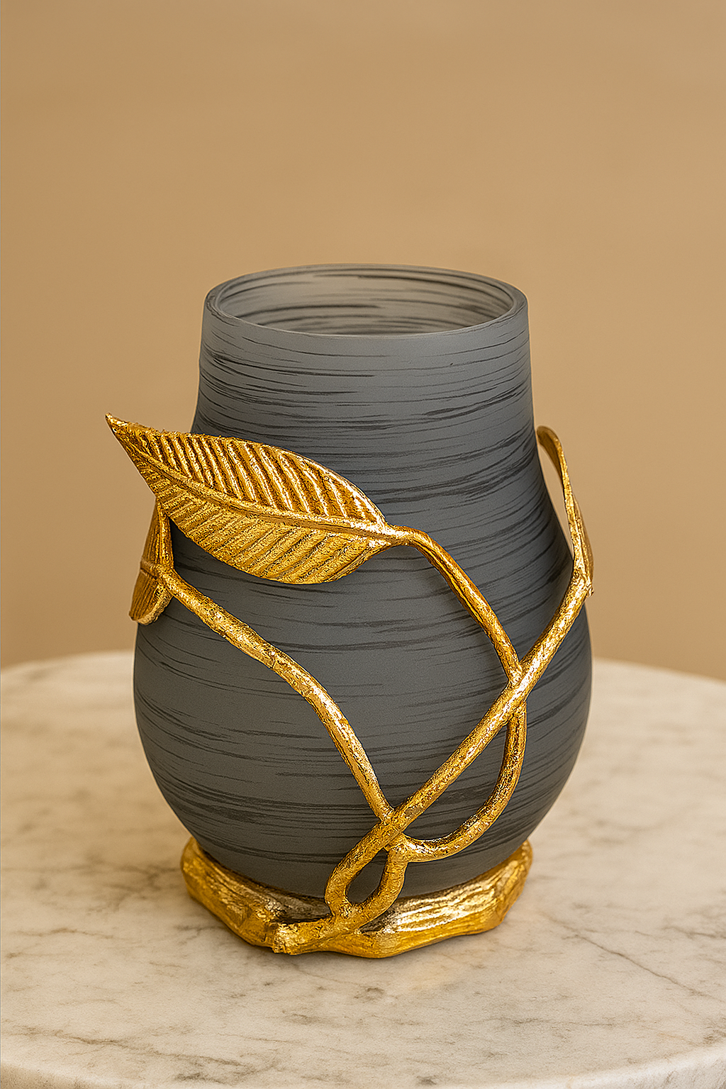The Goldleaf Shadow Vase