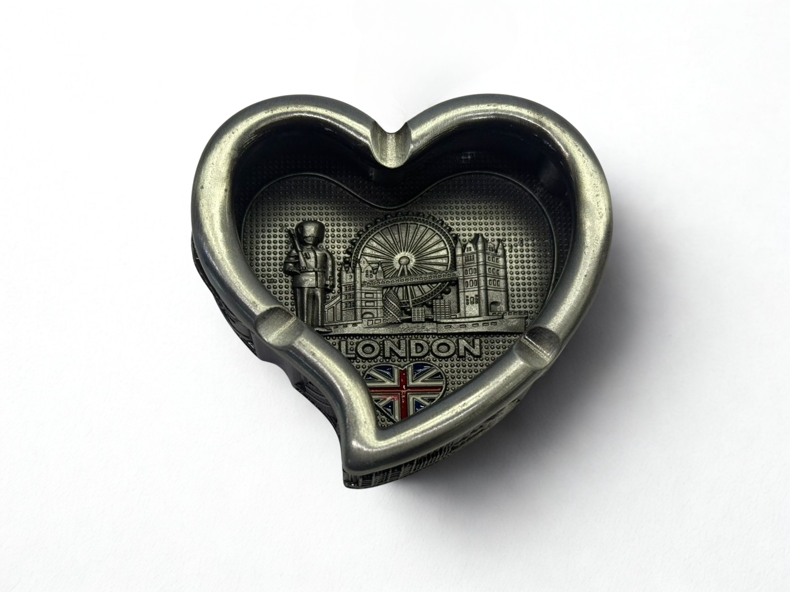 Timeless London Heart Ashtray – Silver