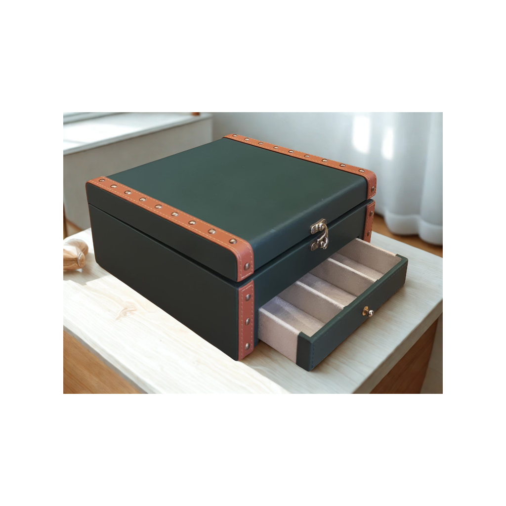 Cambridge Traveller’s Jewellery Chest