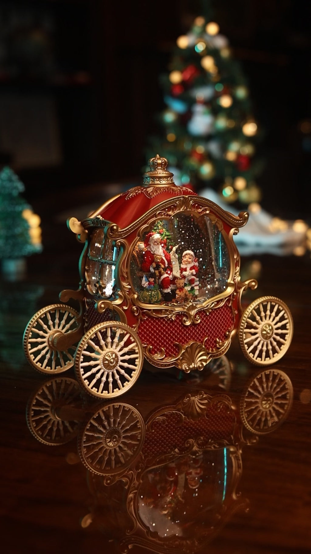 Royal Carriage Snow Globe